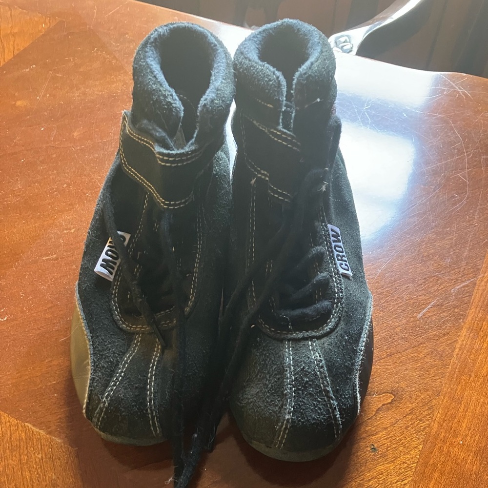 Crow racing shoes